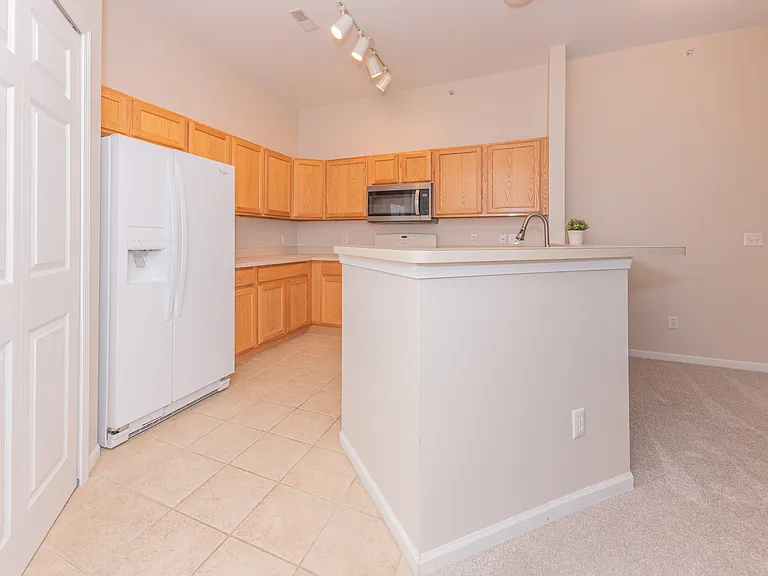 2211 S Main St #1 — Photo 7