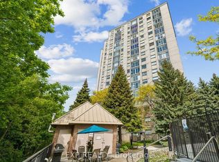 200 Burnhamthorpe Rd E #708, Mississauga, ON L5A 4L4