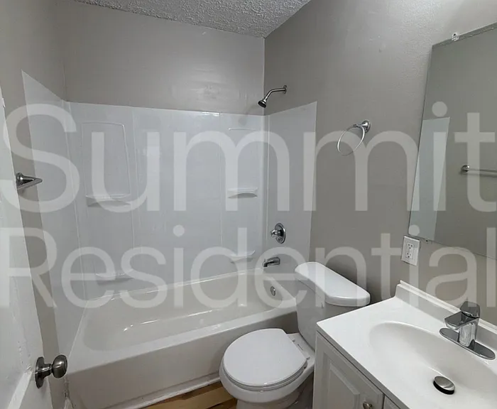 3005 Linwood Ave — Photo 11