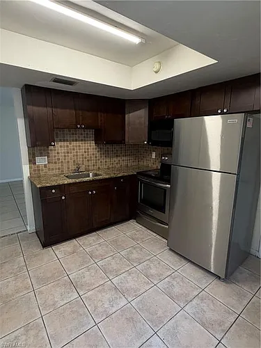 709 SE 46th Ter #14 Photo 1