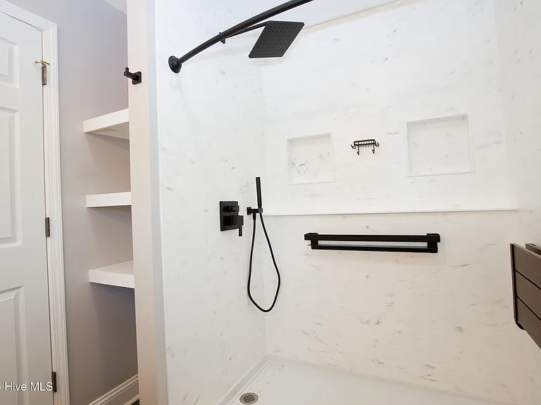 201 Sarason Pl — Photo 38