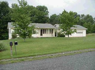 239 NW Sexton Rd, Mount Airy, NC 27030