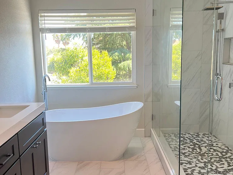 2454 Whispering Oaks Dr — Photo 16