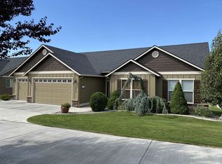 1371 Cowiche Ct, Richland, WA 99352