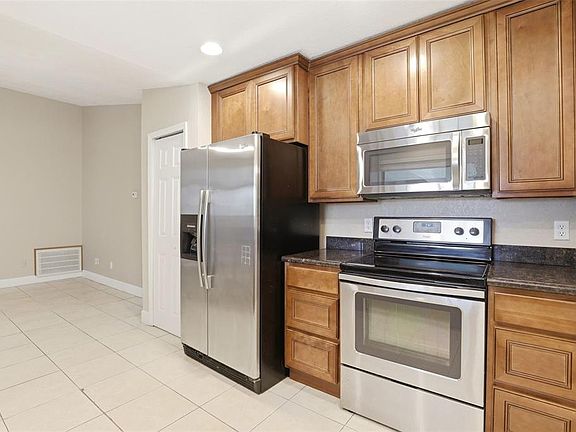 4th image of 7320 Wethersfield Dr