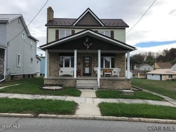 310 11th St, Windber, PA 15963