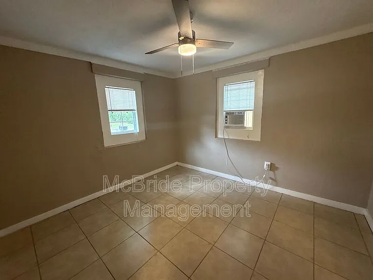 1838 Watkins St — Photo 8