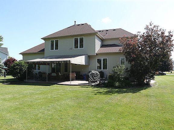 5th image of 32 Ferndale Dr