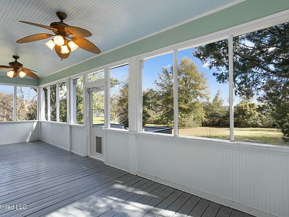 5th image of 104 Felicity St