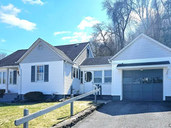 205 Sauers Ave, Johnstown, PA 15906