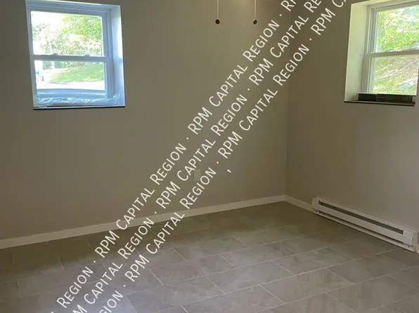96 Elliot Rd, East Greenbush, NY