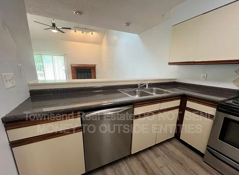 501 Cypress Trace Dr — Photo 7