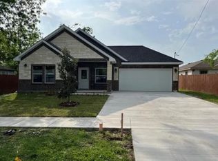 605 N Blanche St, Terrell, TX 75160