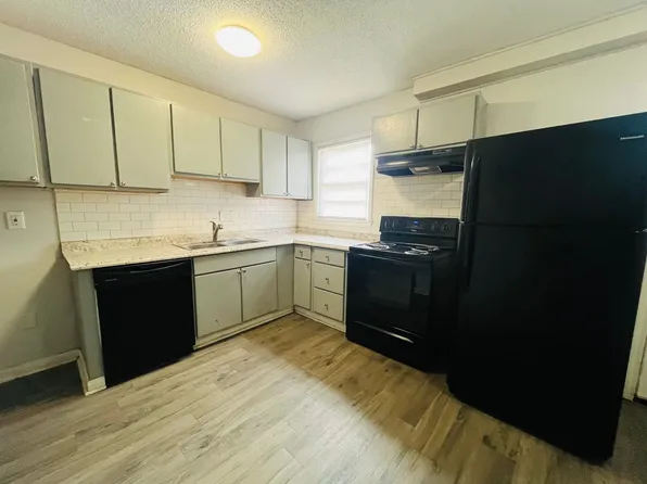 131 Wall St, Warner Robins, GA