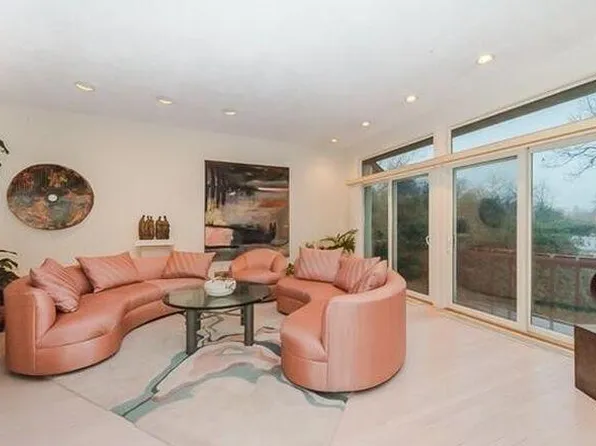 317 Goddard Ave, Brookline, MA 02445