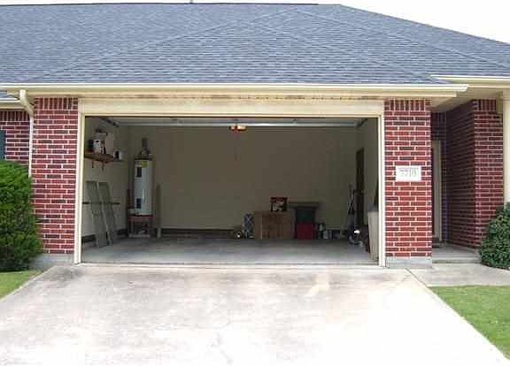 3rd image of 7710 Gladys Ave
