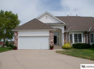 2906 Eagle Hills Cir, Papillion, NE 68133