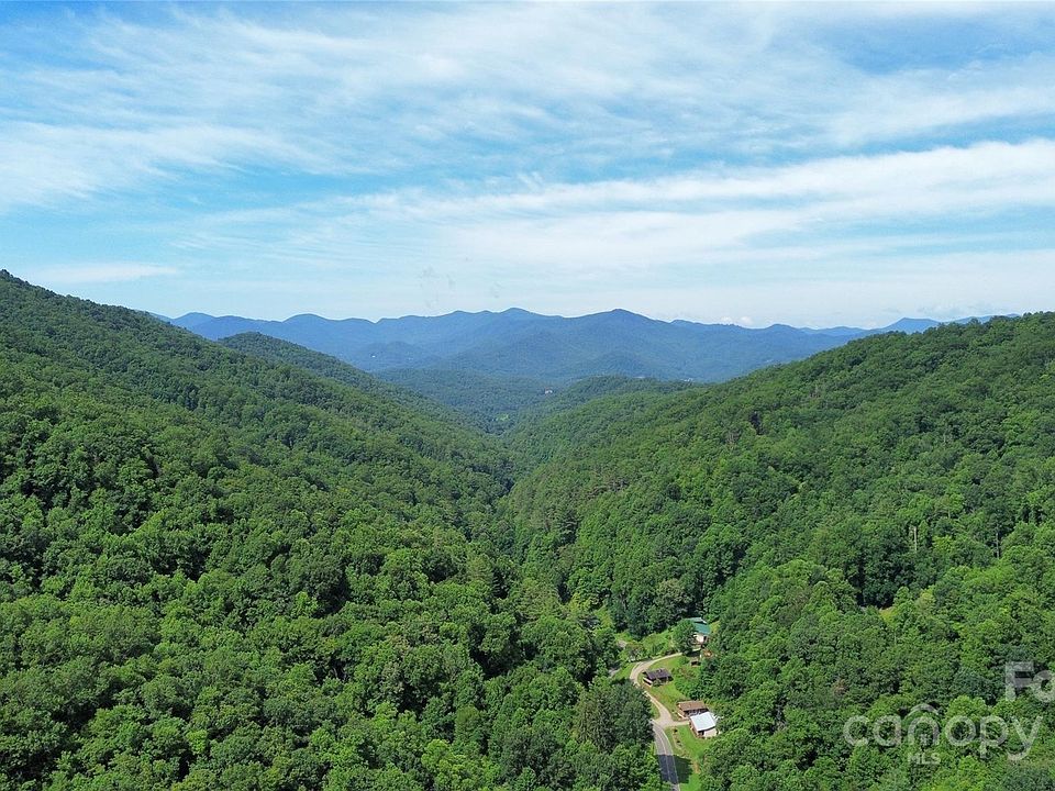 2nd image of 3 Falling Waters Rd