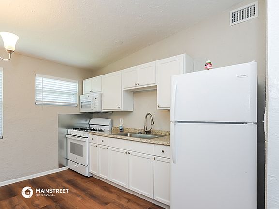 5th image of 7121 46th St