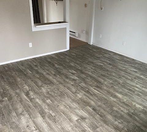 3rd image of 827 Pleasant St