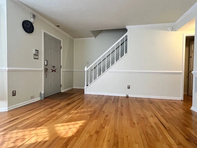 4622 Briarwood Dr — Photo 2