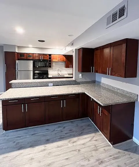20301 Shelburne Rd #9 — Photo 8