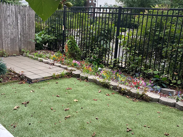 409 Halsey St #2 — Photo 9