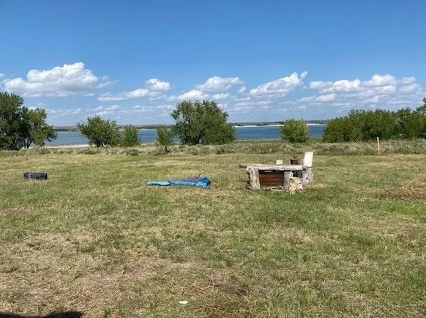 8 Shoreline Dr, Brule, NE 69127