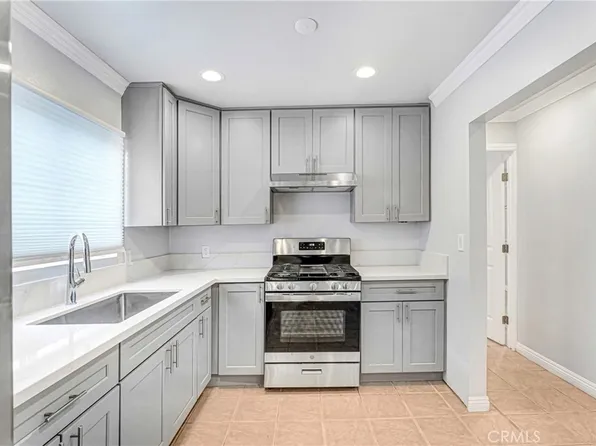 400 W 109th St, Los Angeles, CA