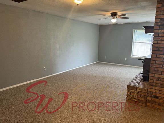 2nd image of 719 Diana Ln