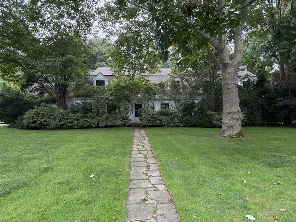 18 Horsemill Rd, Water Mill, NY 11976
