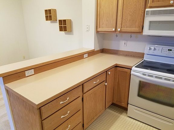 4th image of 11634 Breckenridge Ln NW