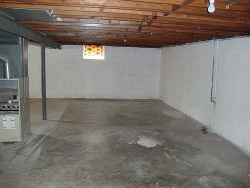 4th image of 9415 Oakland Ave