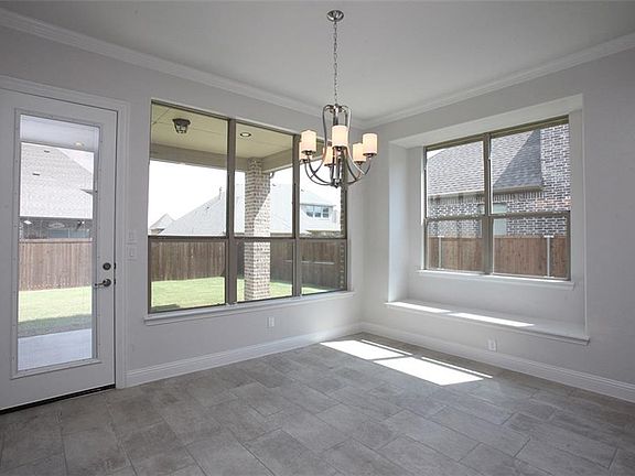 4th image of 1010 Pleasant View Dr
