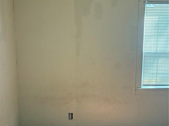 5th image of 1821 Seale St