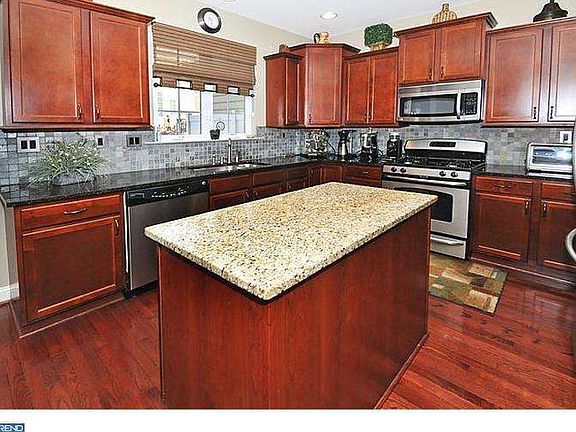 5th image of 122 Mary Ambler Way