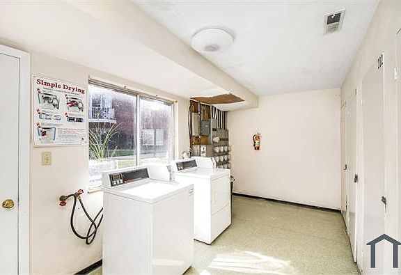 2nd image of 2102 Tower Blvd APT 303