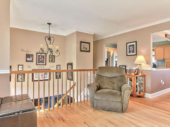 5th image of 240 Aldo Dr