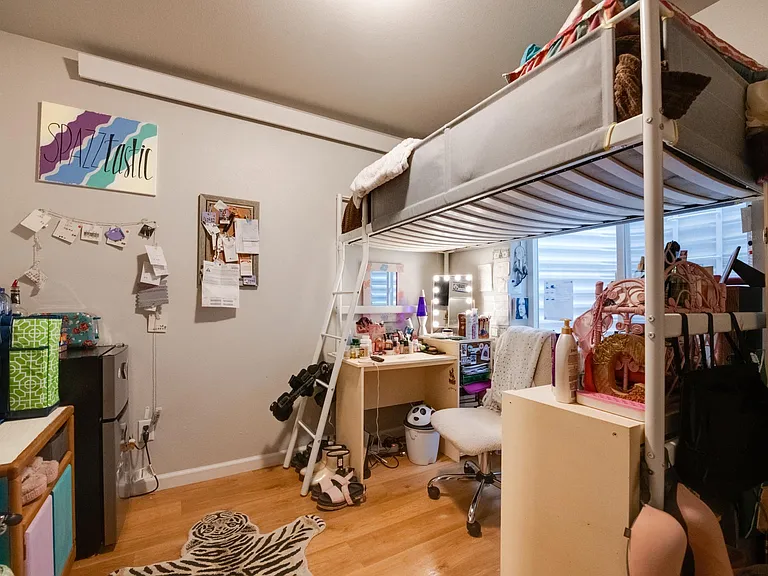 415 E Bradley St #BASEMENT — Photo 8