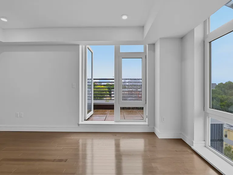 262 Monsignor Obrien Hwy #605 — Photo 15
