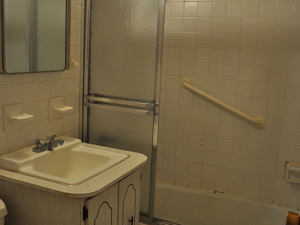 1st image of 90 Gold St APT 2C