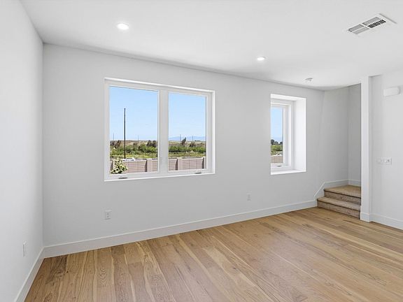 3rd image of 2859 Josephine Ln