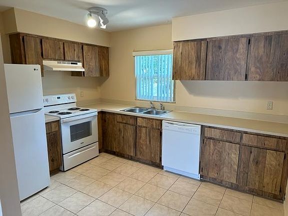 3rd image of 165 Margie St #165