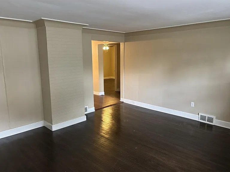 931 Hilltop St — Photo 5