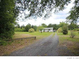 1006 Vickie Ln, Matthews, NC 28104