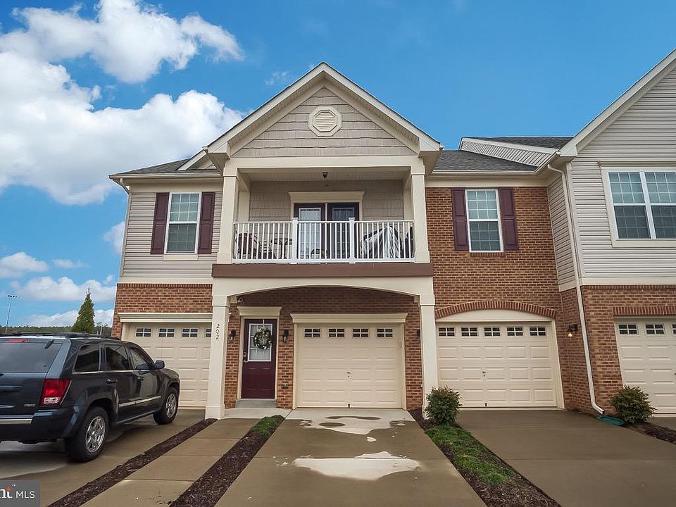 1st image of 145 Dandridge Ct #100