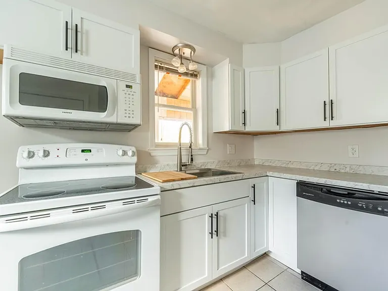 357 Reynolds Ave — Photo 1