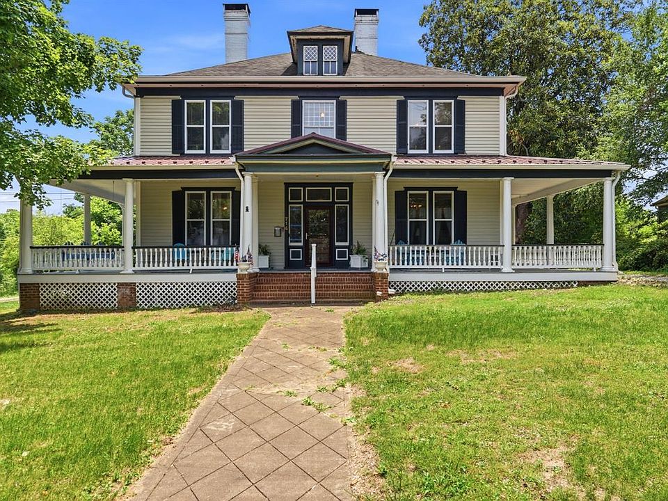 1st image of 714 Longwood Ave