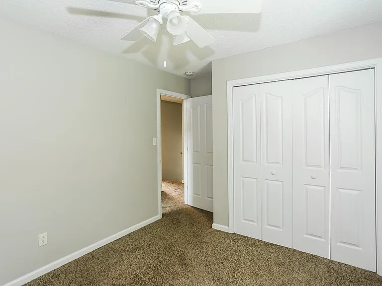 6918 Lowen Rd — Photo 15