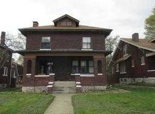 805 E B St, Belleville, IL 62220